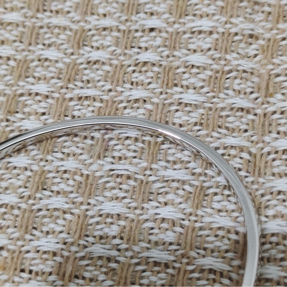 Chaumet Diamond-Set Bee 18K White Gold Bracelet - Picture 8 of 9